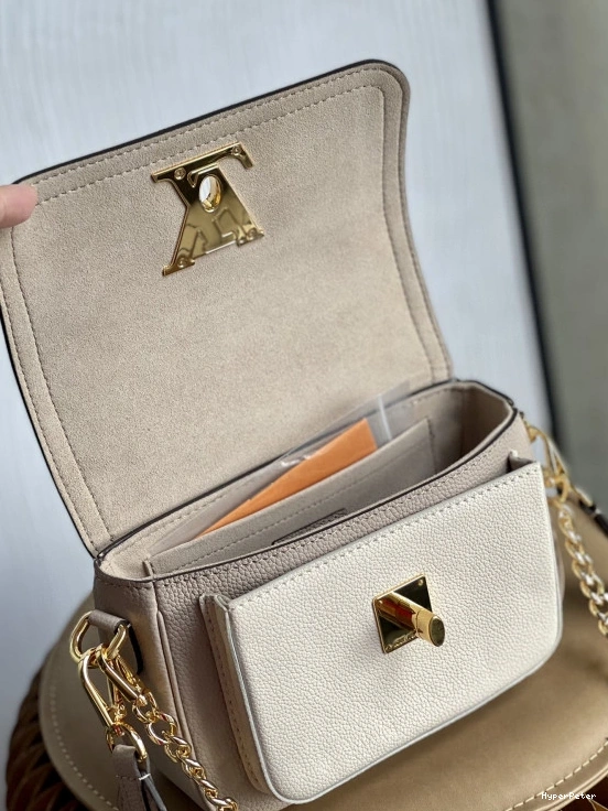 LOUIS VUITTON TENDER LOCKME 0809